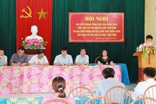 Đại biểu HĐND tỉnh, huyện tiếp xúc cử tri