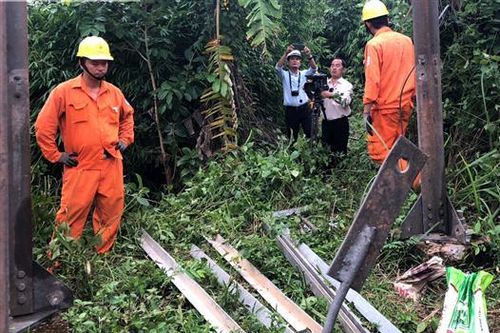 Thanh giằng đường dây 110kV Đông Hà-Lao Bảo bị mất cắp
