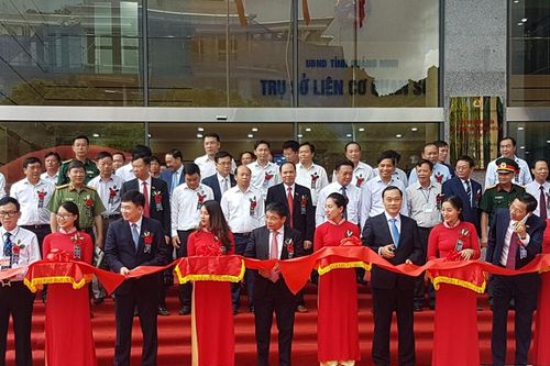 Quảng Ninh: Tiếp nhận tòa công sở thứ hai do tư nhân xây dựng cho Nhà nước thuê