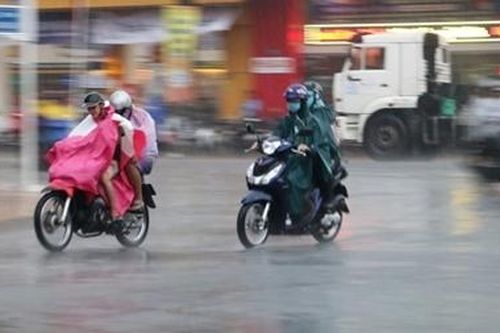 Ba miền đều có mưa giông, khả năng lốc, sét, mưa đá