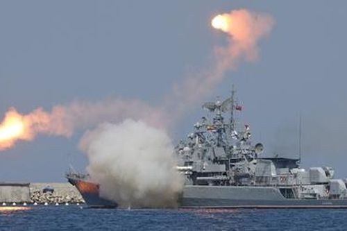 Iran 'khoe' sắp cùng Nga tập trận trên Eo biển Hormuz