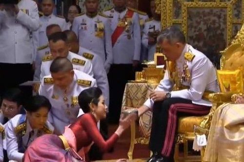 Vua Thái sắc phong hoàng quý phi đầu tiên trong gần một thế kỷ
