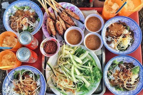 Khám phá 'thiên đường ẩm thực' bên trong khu chợ cổ trăm năm ở Huế