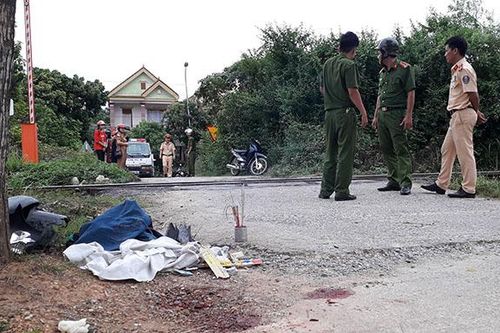 Vượt rào chắn đường sắt, một phụ nữ ở Quảng Bình bị tàu hỏa đâm tử vong