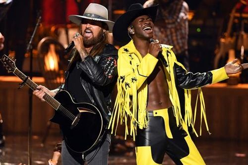 Ngự trị BXH Hot 100 lâu nhất trong lịch sử: Công thức thành công của 'Old Town Road'