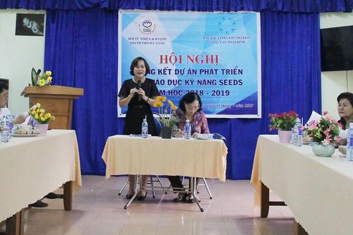 Tặng học bổng gần 2,3 tỷ đồng cho học sinh, sinh viên