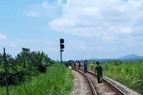 Người lái tàu bất ngờ trượt chân ngã xuống đất tử vong