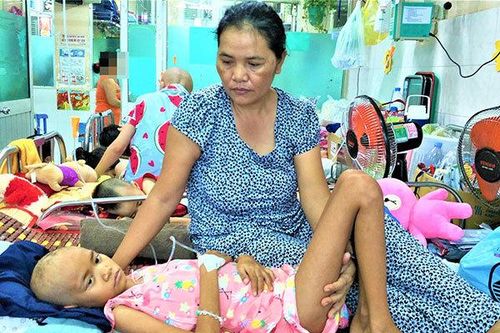 Con ơi đừng bỏ mẹ mà đi như anh con nữa!