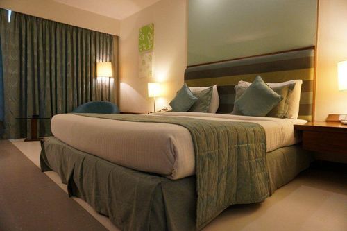Nữ hành khách bị xếp ngủ chung phòng khách sạn với người đàn ông xa lạ