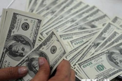 Mỹ: Lòng tin tiêu dùng tăng trước cuộc họp của FED về lãi suất