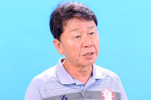 HLV Chung Hae Soung: Cầu thủ Việt Nam xuất ngoại chỉ dự bị thì nên đá V.League