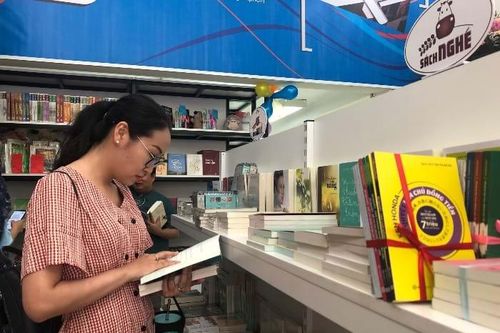 Khai trương nhà sách mới, NXB Văn hóa - Văn nghệ bán sách ưu đãi tới 50%