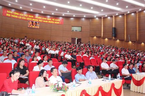 Tập huấn nâng cao năng lực cán bộ quản lý cơ sở giáo dục năm học 2019 - 2020