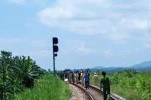 Lái tàu hỏa bất ngờ rơi xuống đất tử vong khi tàu đang chạy
