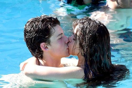 Lộ bằng chứng Shawn Mendes hẹn hò Camila Cabello là chiêu trò PR?
