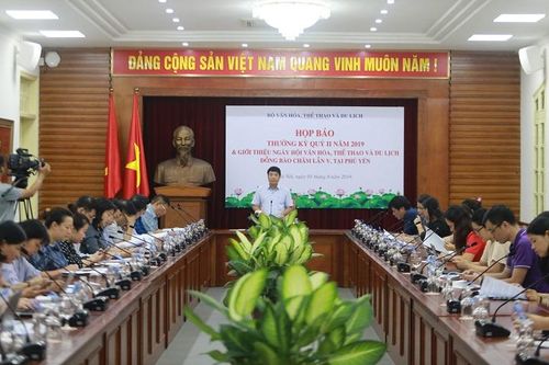 Bộ Văn hóa trả lời về 'thể thao khiêu dâm' và Kiều Thanh sống chung với người chưa ly hôn