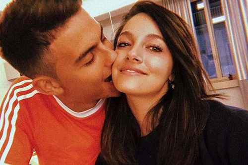 Nhan sắc nóng bỏng của mỹ nữ sẽ theo Paulo Dybala tới MU