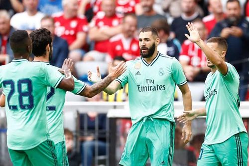 Benzema nổ hat-trick, Real Madrid thắng rửa mặt