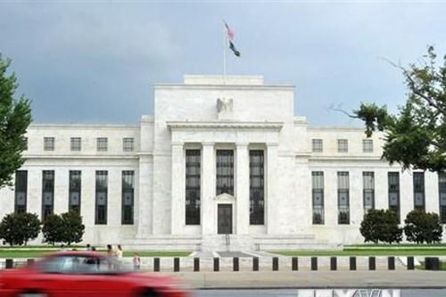 Fed quyết định cắt giảm lãi suất lần đầu tiên kể từ năm 2008
