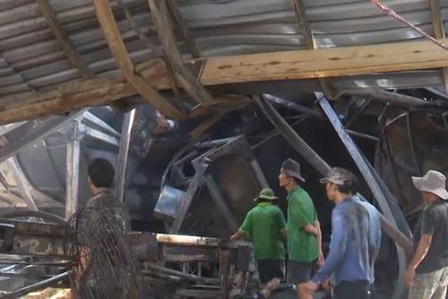 Cháy nhà máy sản xuất trấu, một công nhân bị bỏng nặng
