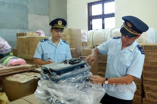 Lực lượng chức năng tăng cường xử lý nghiêm hành vi giả mạo nhãn Việt
