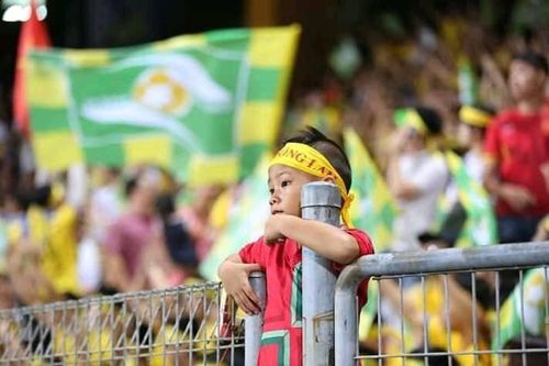 Cổ động viên Xứ Nghệ nín thở trong tháng Ngâu