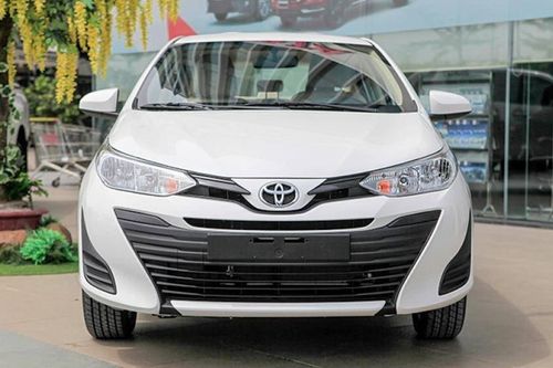 Đón tháng 'cô hồn', giá Toyota Vios tiếp tục chạm đáy mới