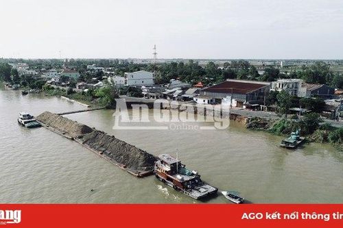 QL.91 đoạn qua xã Bình Mỹ sạt lở nghiêm trọng