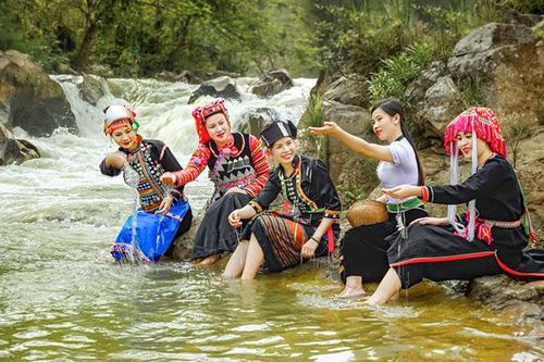Huyền ảo thác Mường Trời