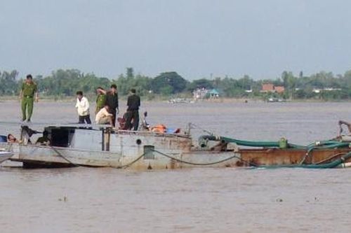 Xử lý trường hợp khai thác trái phép cát sông