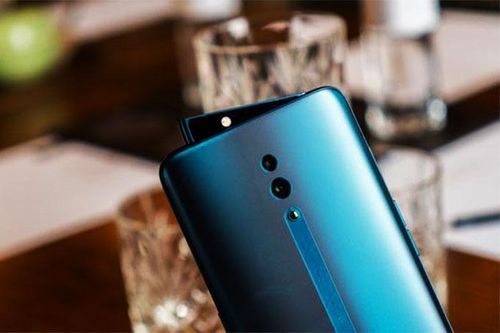 Điểm mặt những mẫu smartphone camera trượt đáng chú ý vừa ra mắt