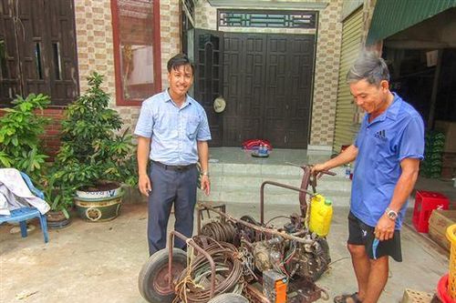 Nông dân sáng chế thành công máy kéo thuyền