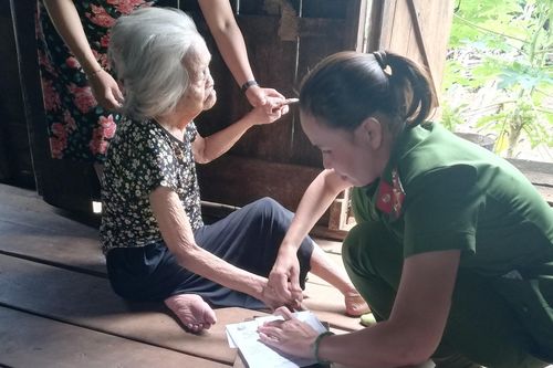 Công an huyện Cư M'gar tổ chức hoạt động hướng về cơ sở