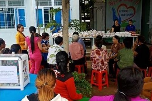 Bếp ăn nhân ái cho bệnh nhân nghèo vùng biên