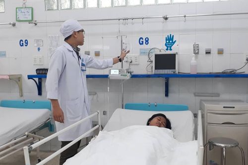 Bóc tách thành công khối u nặng 3,5 kg cho bé gái 14 tuổi
