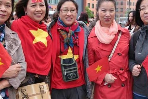 Bay hàng chục tiếng từ Đức về chỉ để làm một việc 'né tháng cô hồn'