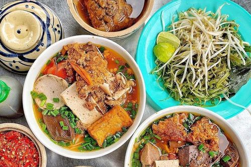 Bỏ túi liền tay những địa điểm bán bún riêu ngon chuẩn vị ở TP.HCM