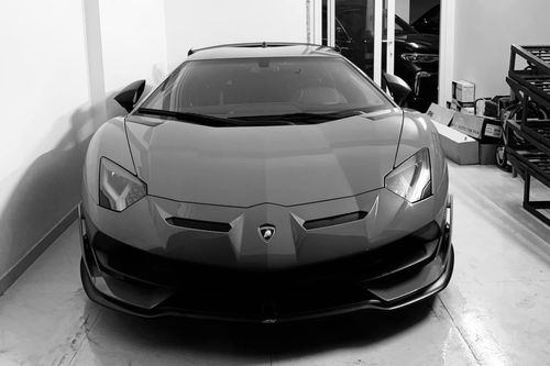 'Siêu bò' Lamborghini Aventador SVJ bản giới hạn cập bến VN