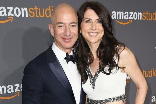 Vợ cũ của Jeff Bezos chính thức là phụ nữ giàu thứ 3 thế giới