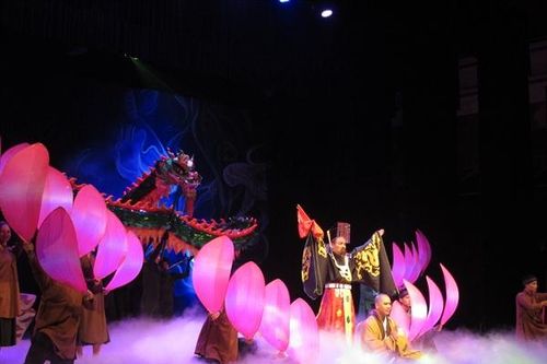 'Huyền thoại Gò rồng ấp': Những cố gắng lớn của sân khấu Lệ Ngọc