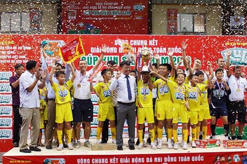 Giải BĐ Nhi đồng toàn quốc 2019: Hạ Hà Nội 4-0, SLNA lên ngôi xứng đáng