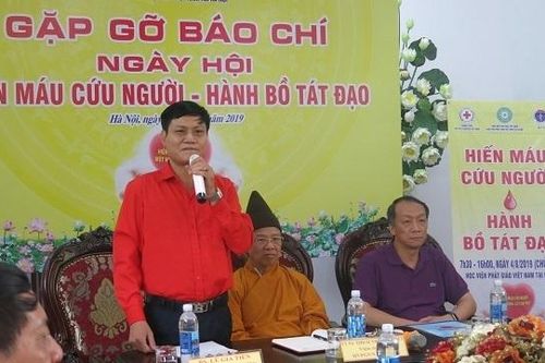 Gần 400 tăng ni sinh Học viện Phật giáo Việt Nam tham gia hiến máu nhân đạo