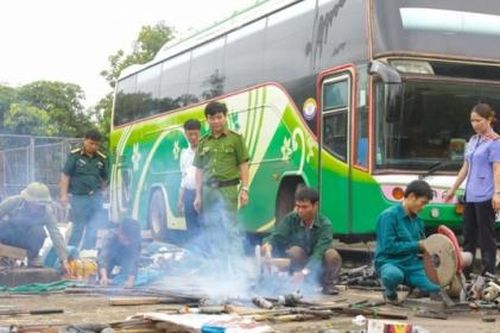 Hà Tĩnh: Tiêu hủy lượng lớn vũ khí, vật liệu nổ