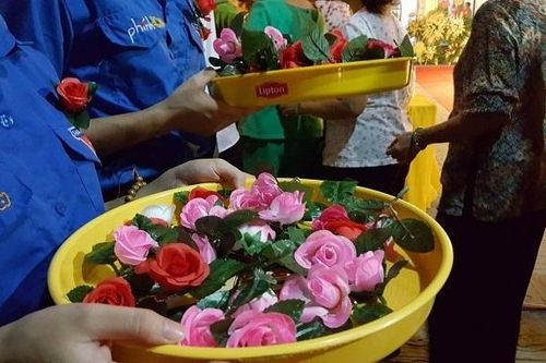 Cách báo hiếu cha mẹ trong dịp lễ Vu Lan
