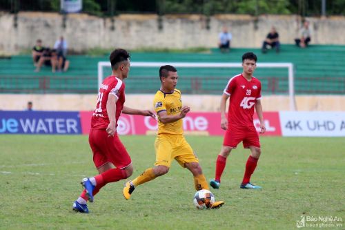 HLV Đức Thắng khen ngợi các học trò sau trận thắng Viettel