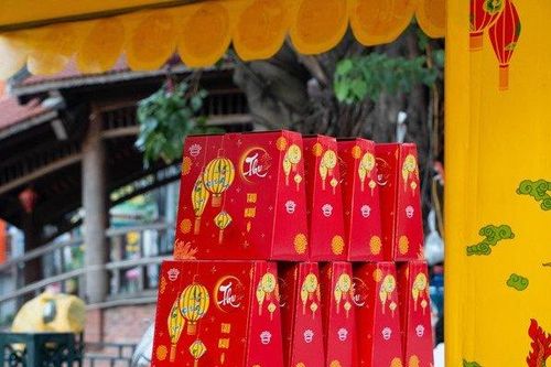 Bánh Trung thu 2019: Hàng nội thiếu đột phá, hàng xách tay mua 'bằng niềm tin'