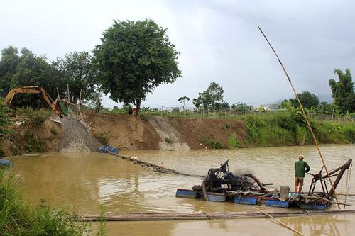 Khai thác cát trái phép: Quản lý chưa hiệu quả