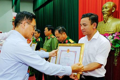 Tăng cường phối hợp xây dựng khu vực phòng thủ vững chắc
