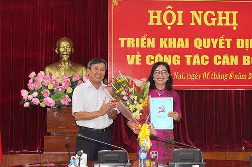 Trao quyết định nghỉ hưu cho Phó chủ tịch Ủy ban MTTQ Việt Nam tỉnh Bùi Thị Liễu