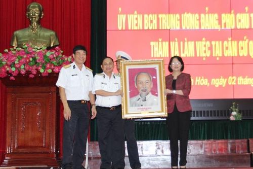 Phó Chủ tịch nước Đặng Thị Ngọc Thịnh thăm và làm việc tại Căn cứ quân sự Cam Ranh